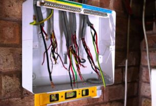 How to Choose the Right Electrician